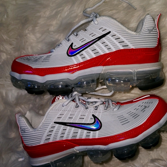 Sneakers - Picture 1 of 8